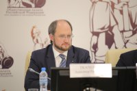 Александр Ткаченко принял участие в обсуждении плана мероприятий, которые будут проходить в рамках Десятилетия детства